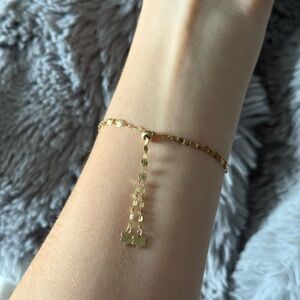 Elegant Gold Chain Bracelet
